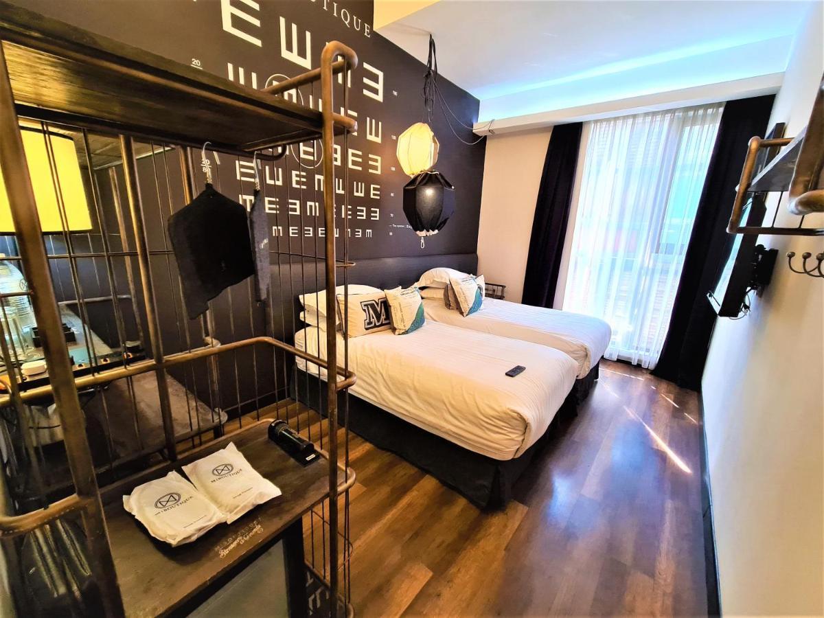M Boutique Station 18 -