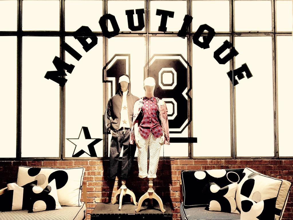 M Boutique Station 18 -