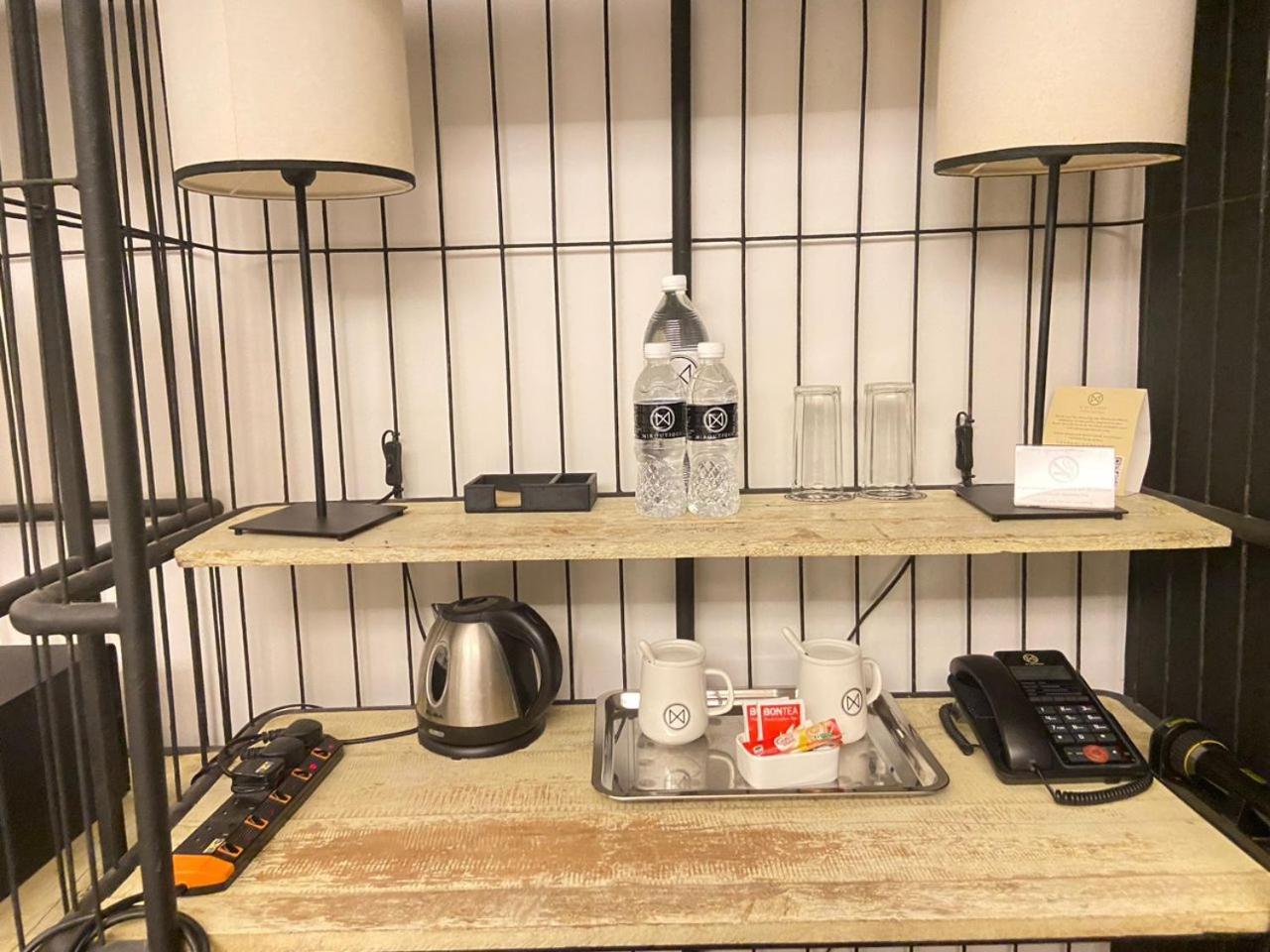 M Boutique Station 18 -