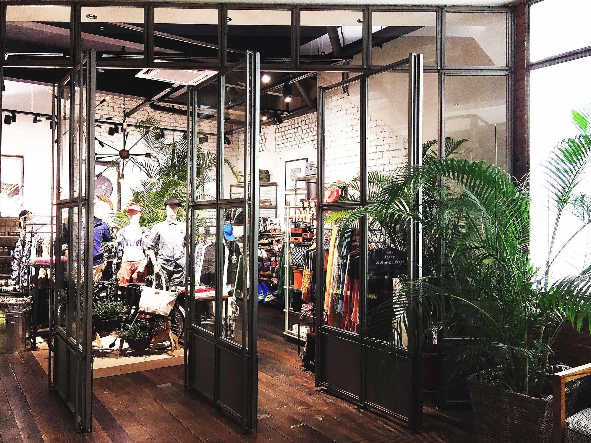 M Boutique Station 18 - 3*